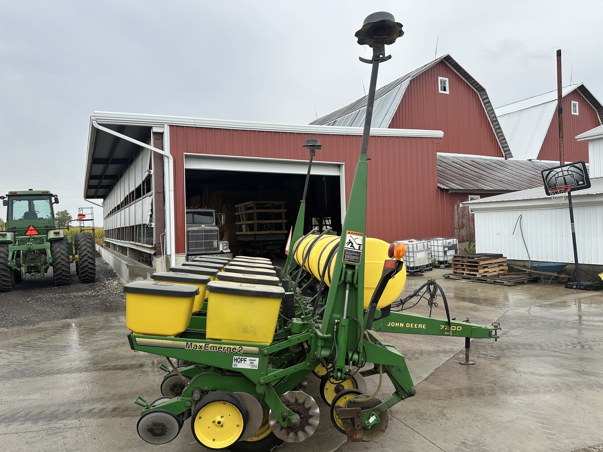 1995 John Deere 7200 Image 6