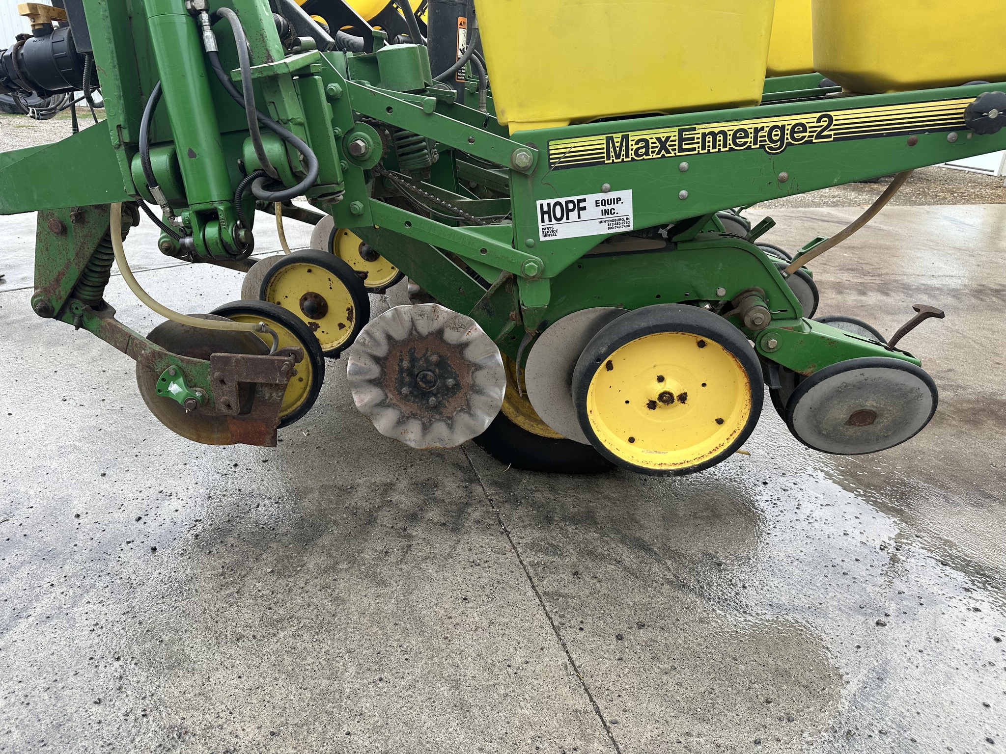 1995 John Deere 7200 Image 12