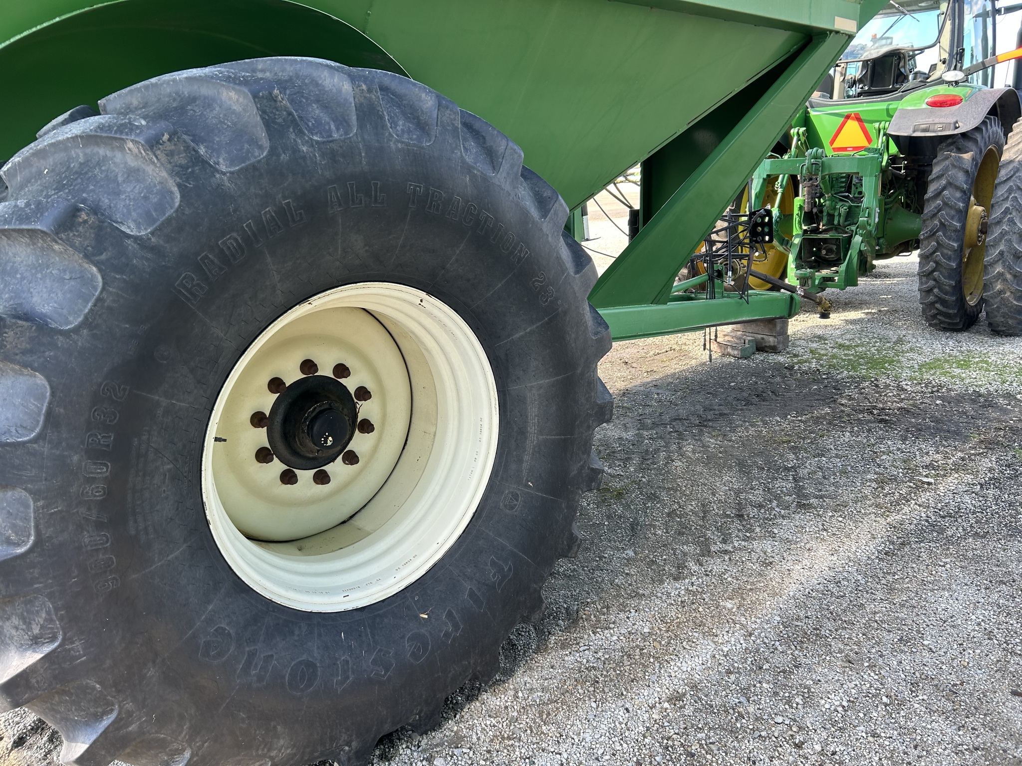  2010 J&M 1000-20 at Heritage Tractor in Streator, IL