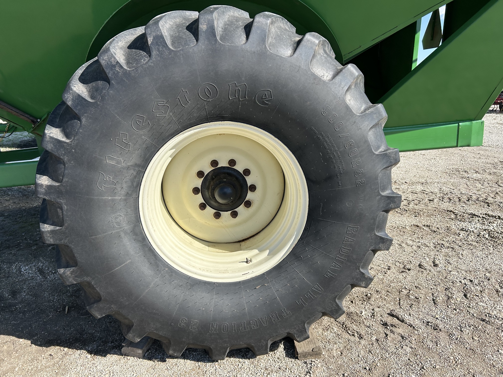  2010 J&M 1000-20 at Heritage Tractor in Streator, IL