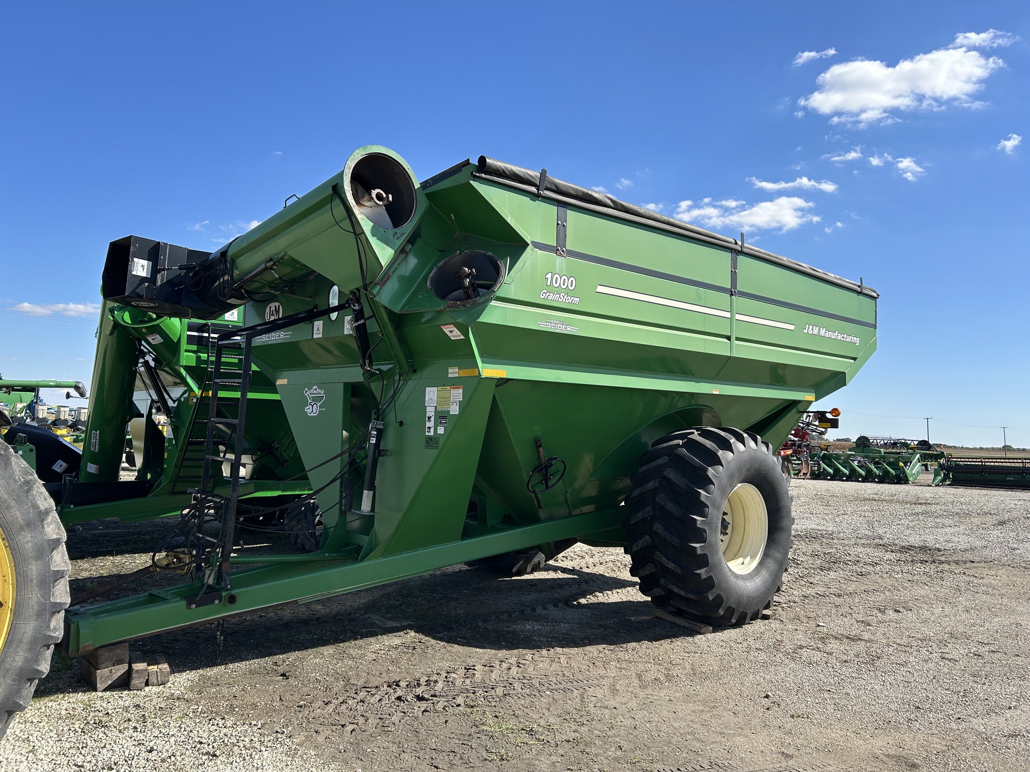  2010 J&M 1000-20 at Heritage Tractor in Streator, IL