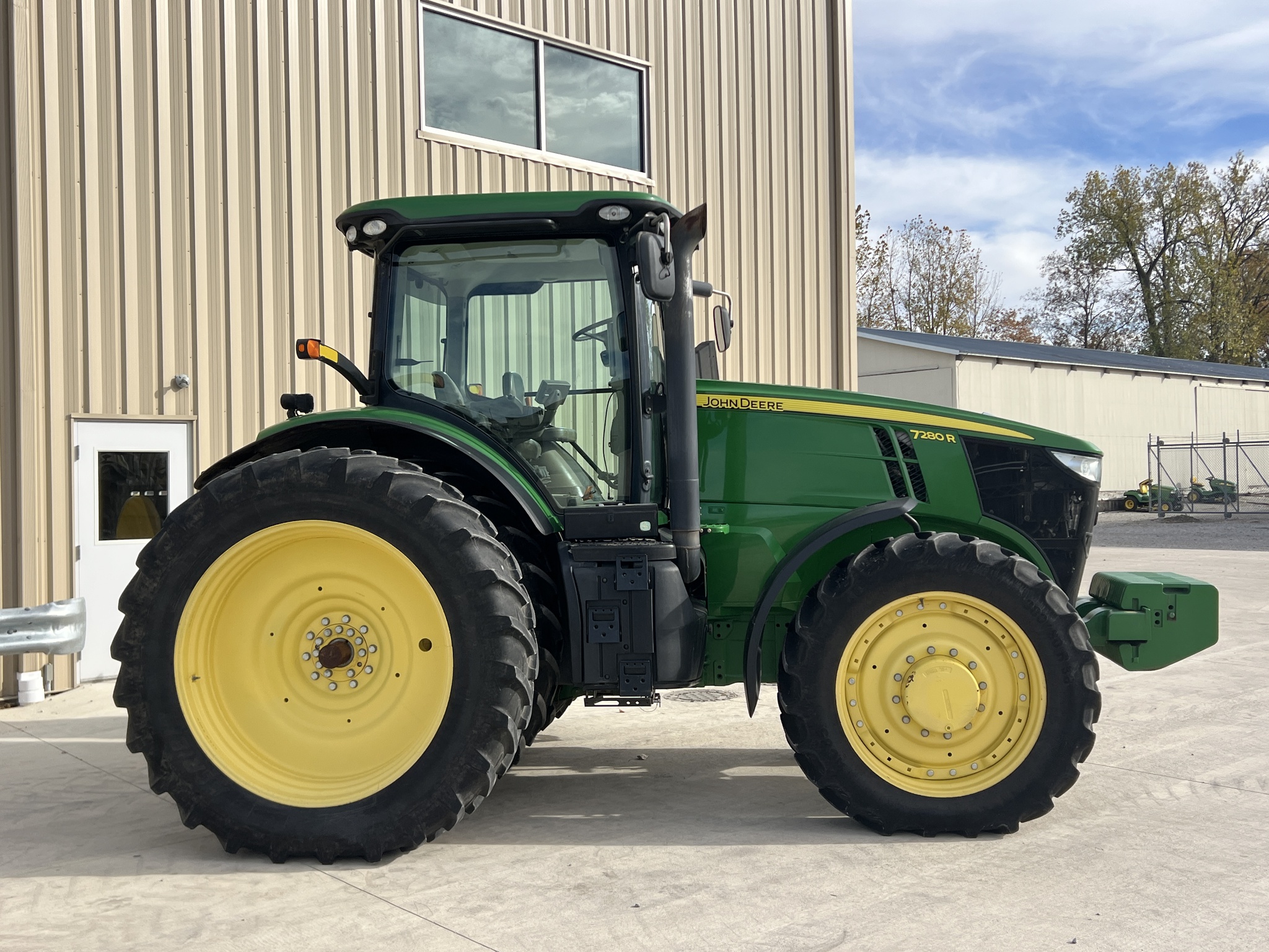 2013 John Deere 7280R Image 2