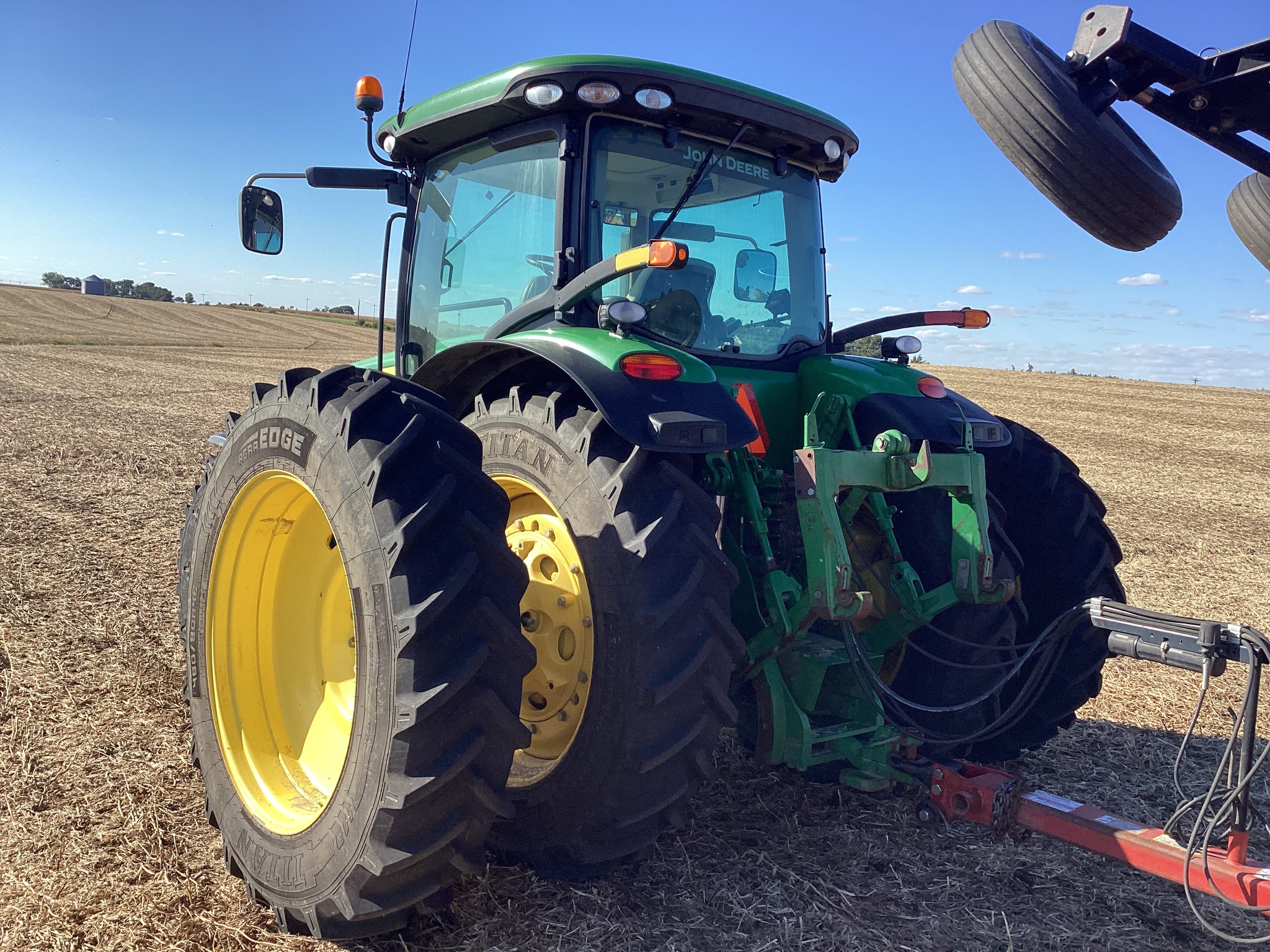 2010 John Deere 8245R Image 3