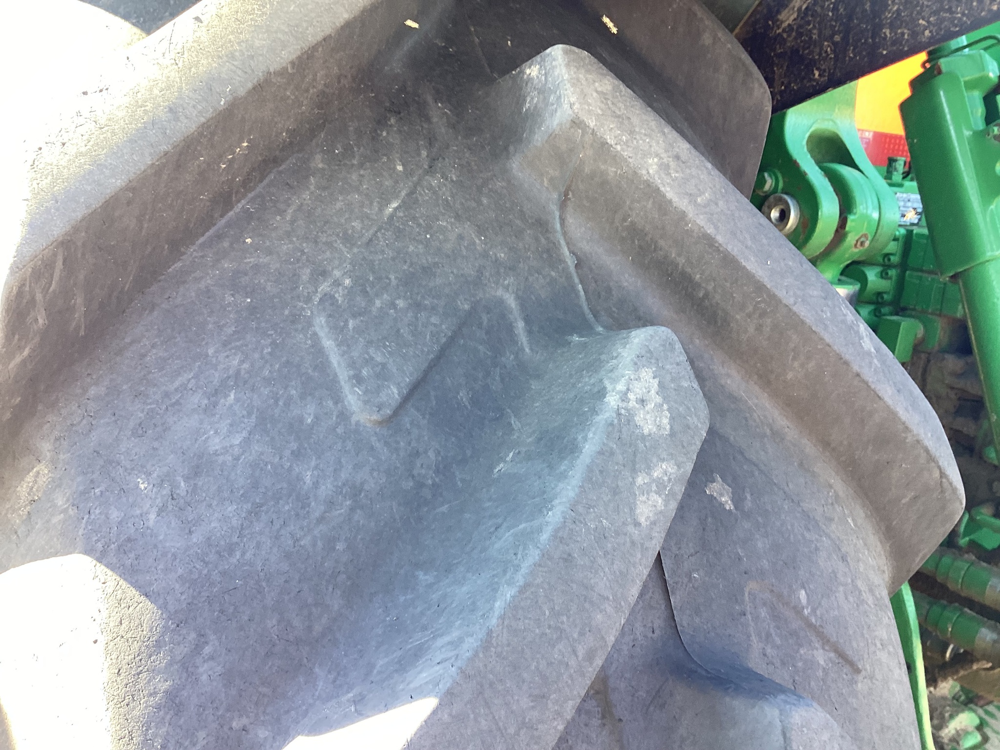 2010 John Deere 8245R Image 28
