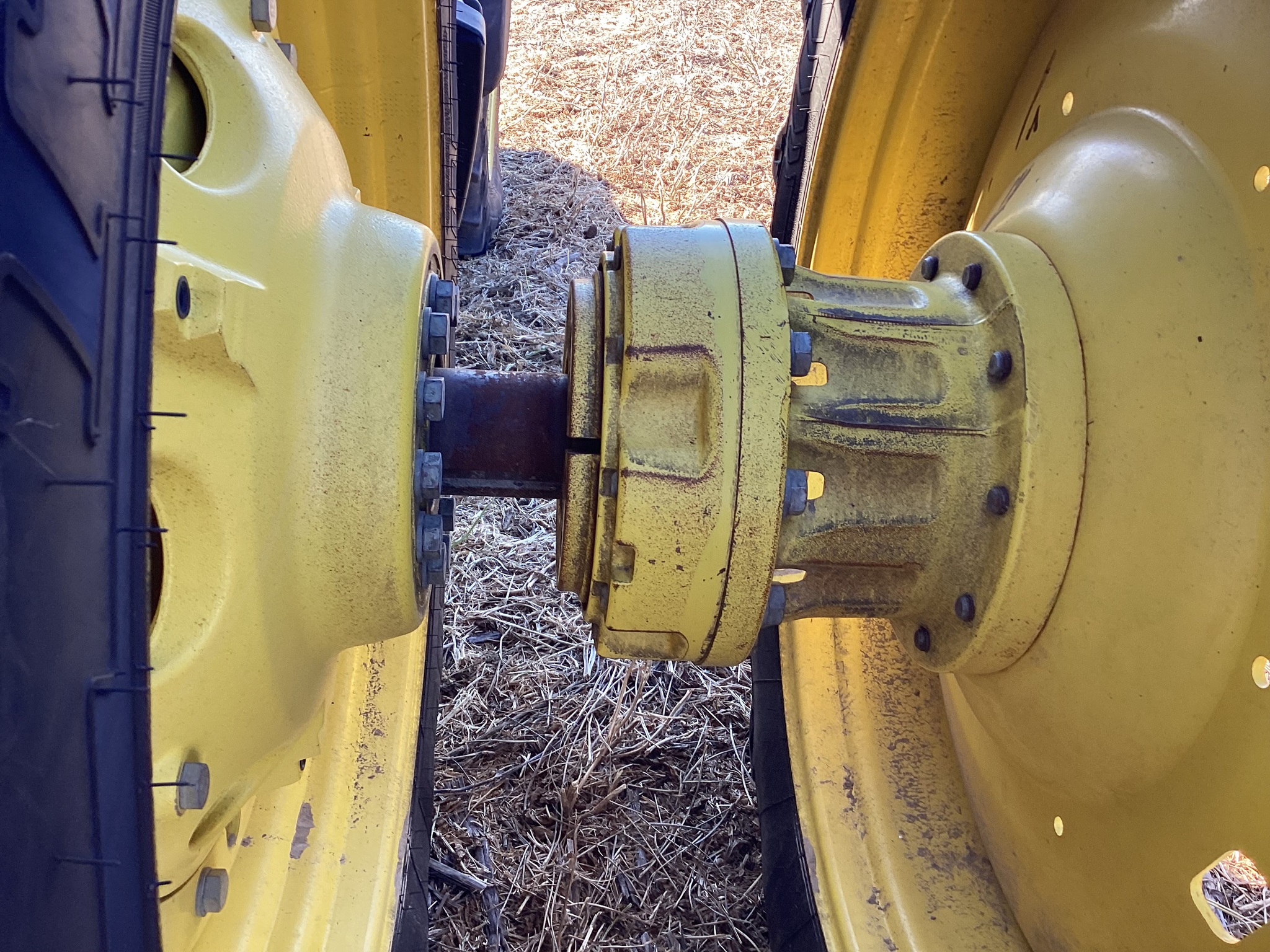 2010 John Deere 8245R Image 24