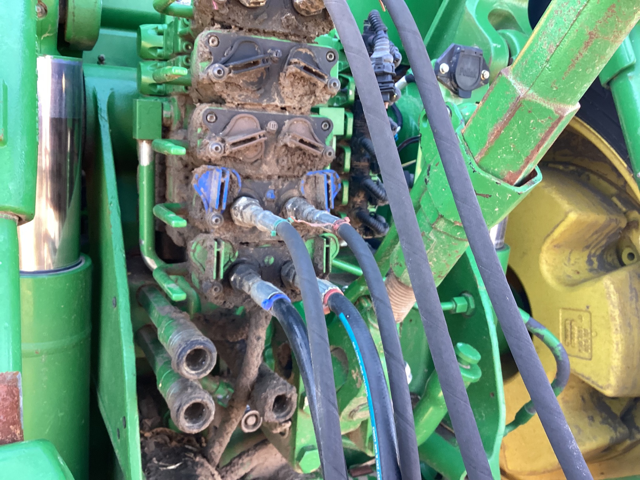 2010 John Deere 8245R Image 23