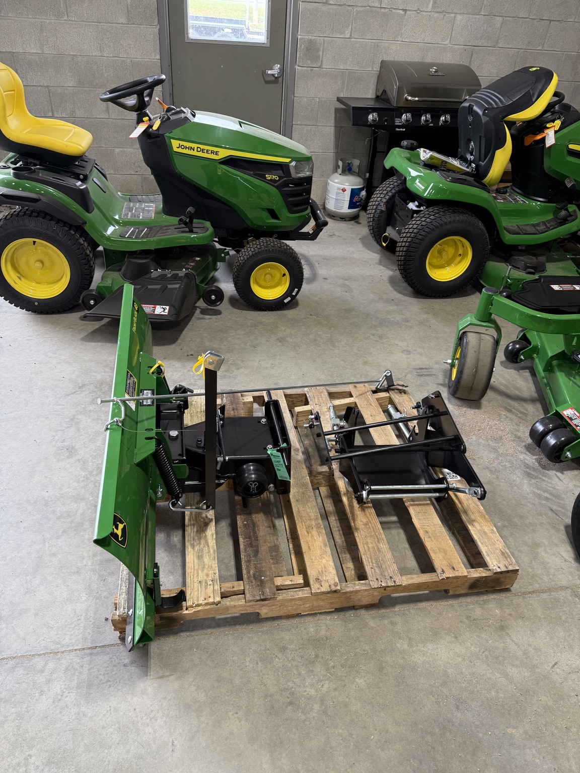 2025 John Deere 48 IN FRONT BLADE Image 6