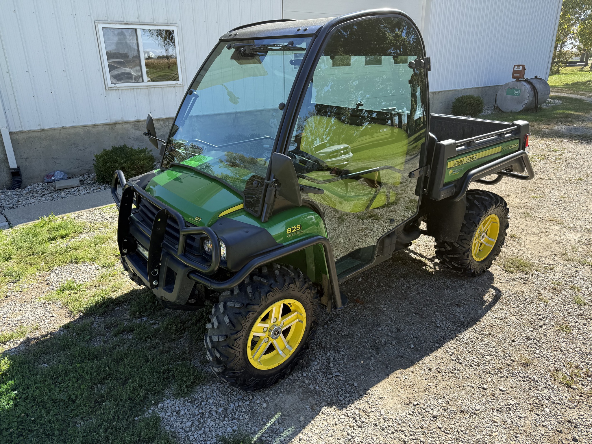 2015 John Deere XUV 825i Power Steering Image 2