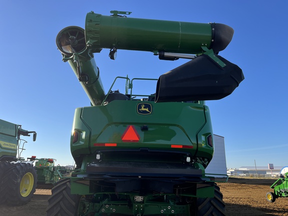 Used 2025 John Deere X9 1100 Combines at Horizon Ag & Turf in High Prairie, AB - Photo6