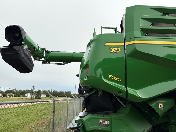 Used 2025 John Deere X9 1000 Combines at Horizon Ag & Turf in Falher, AB - Photo6