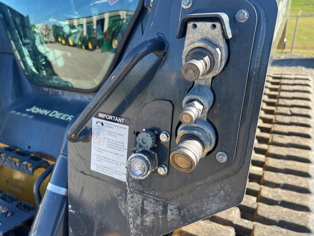 2023 John Deere 331G Image 18