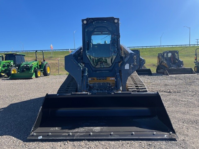 2023 John Deere 331G Image 8