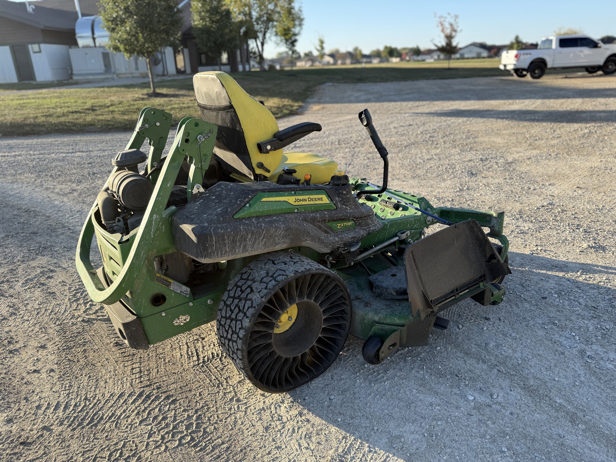 2023 John Deere Z970R Image 9