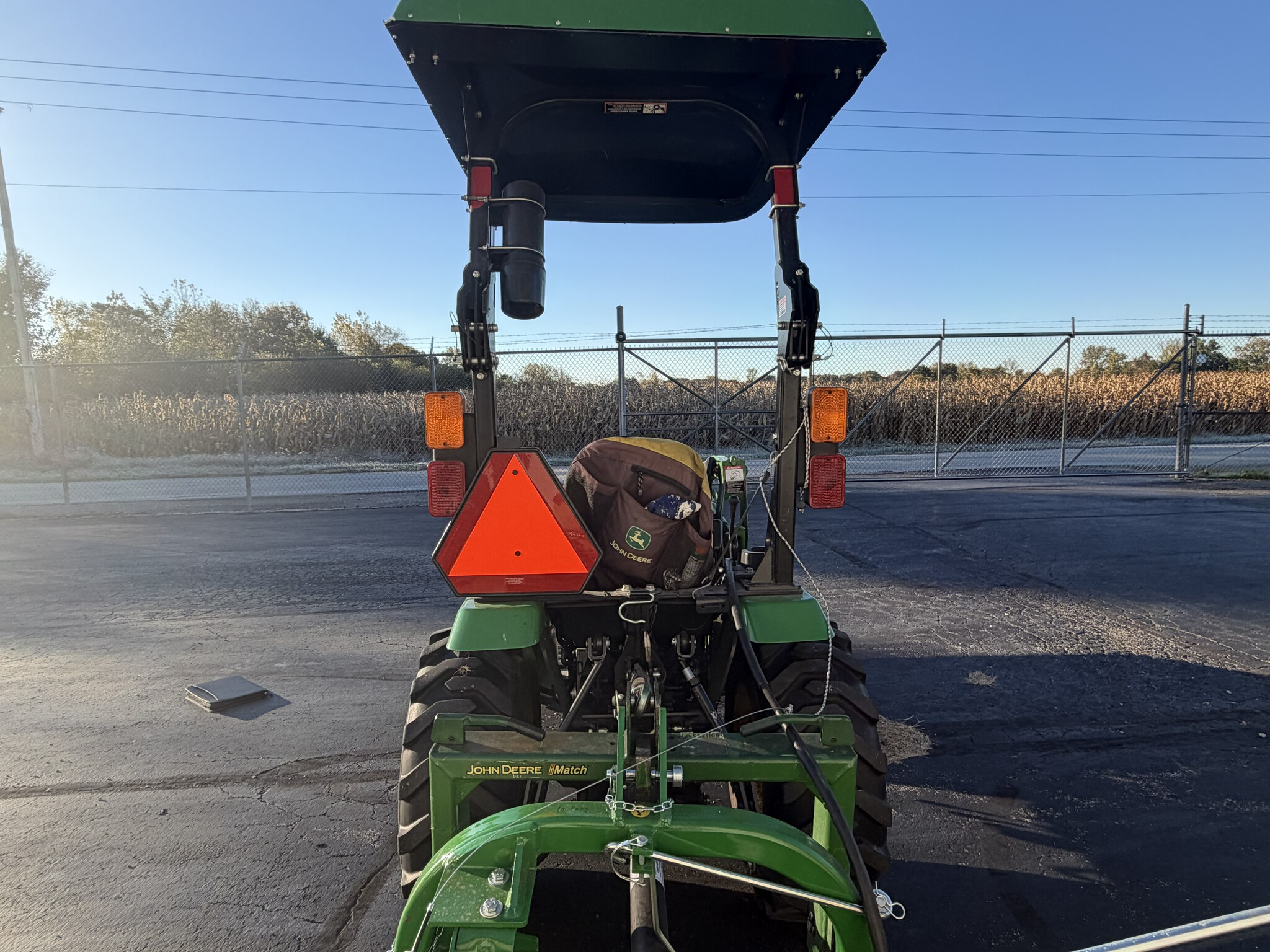 2014 John Deere 2025R Image 4