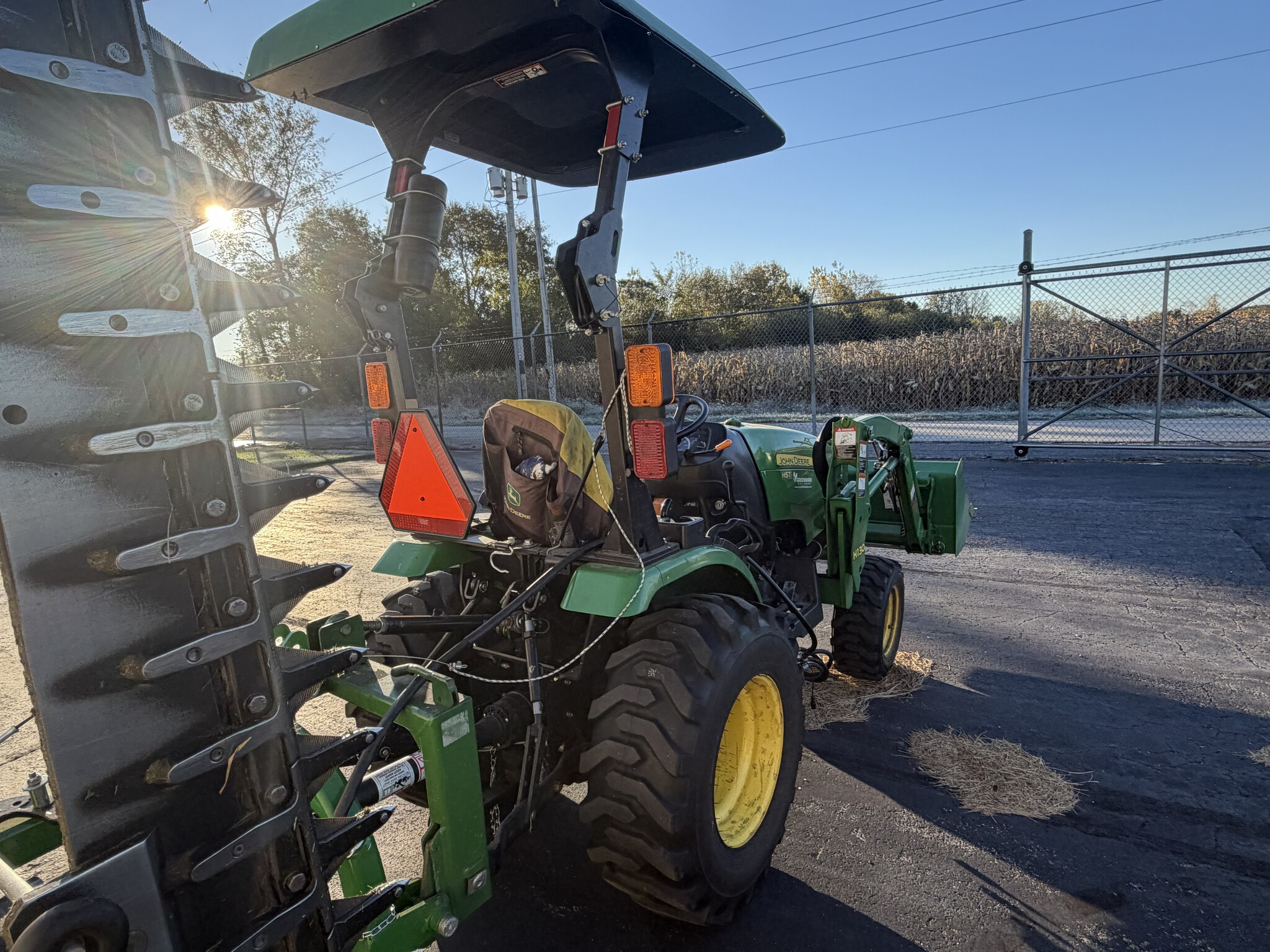 2014 John Deere 2025R Image 5