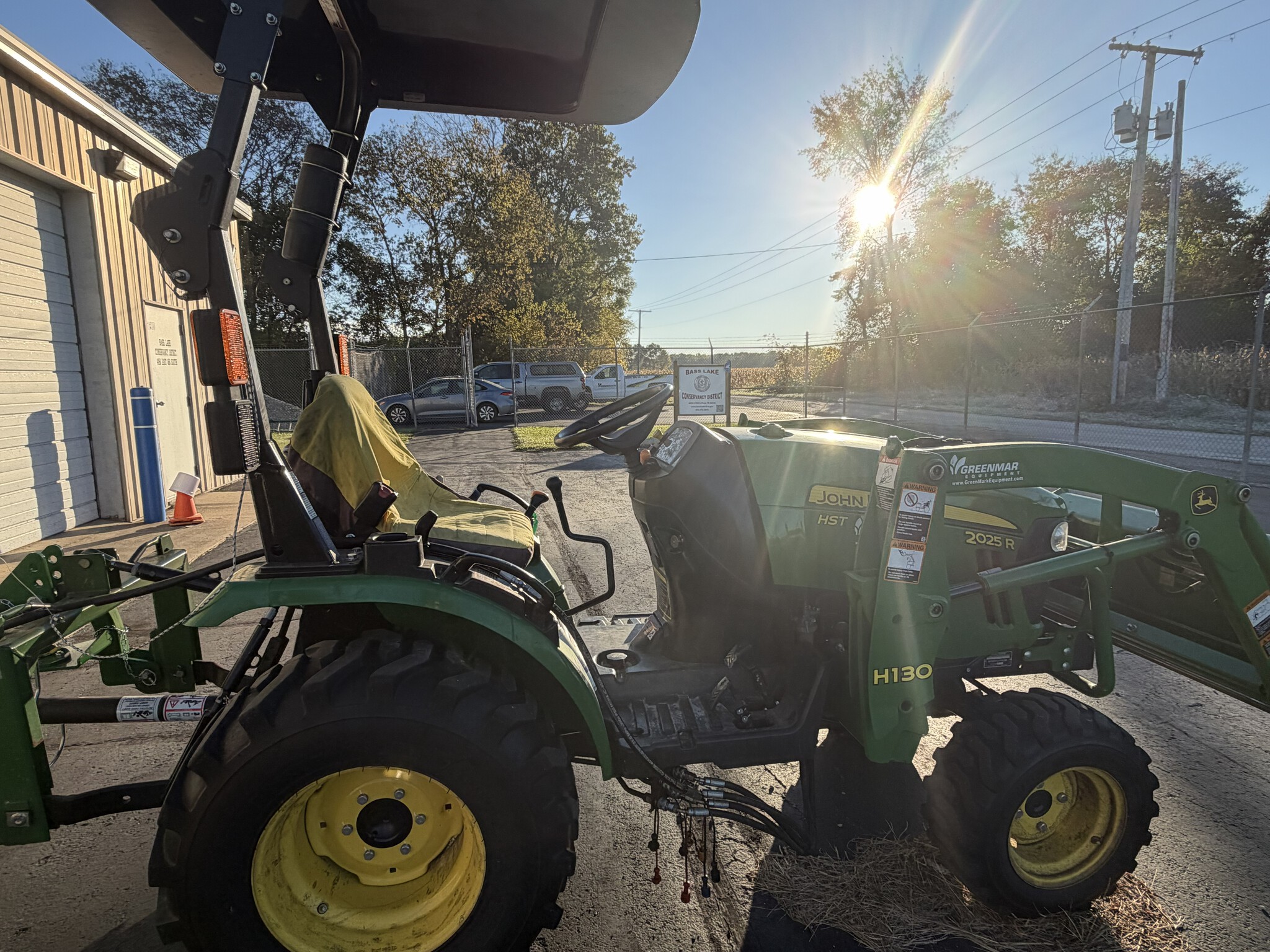 2014 John Deere 2025R Image 6