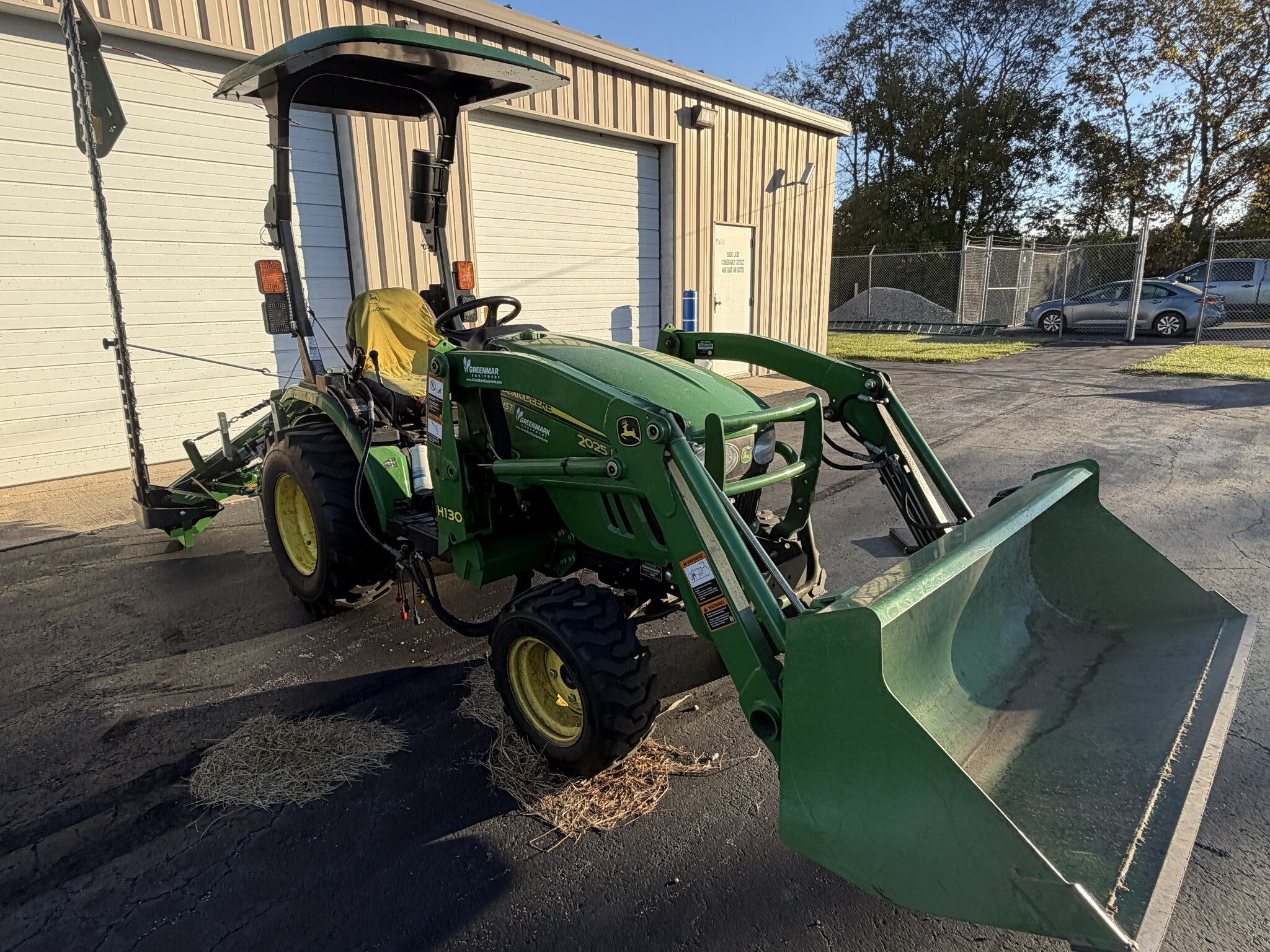 2014 John Deere 2025R Image 7