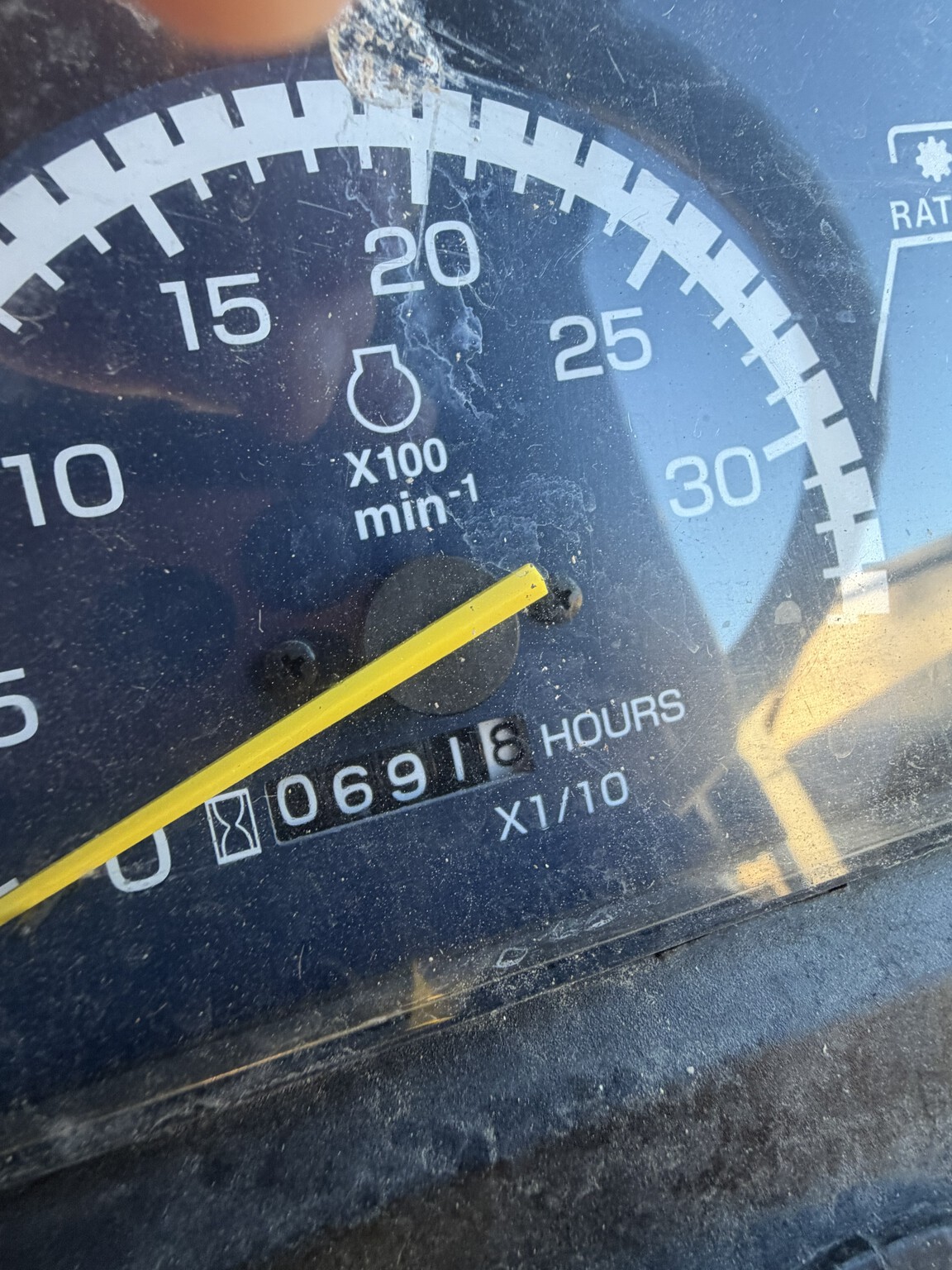 2014 John Deere 2025R Image 9