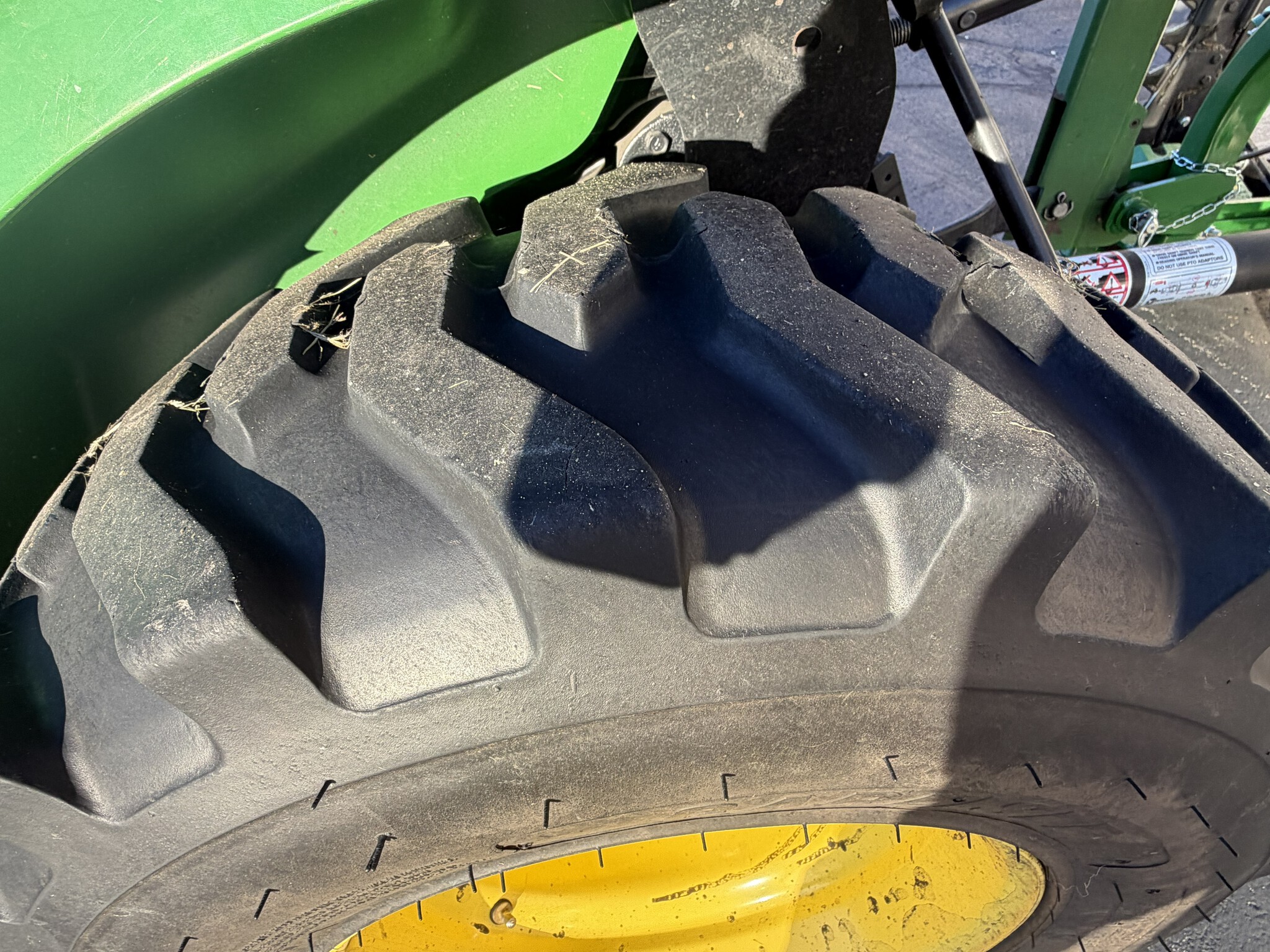 2014 John Deere 2025R Image 11