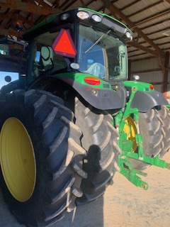 2018 John Deere 6110R Image 4