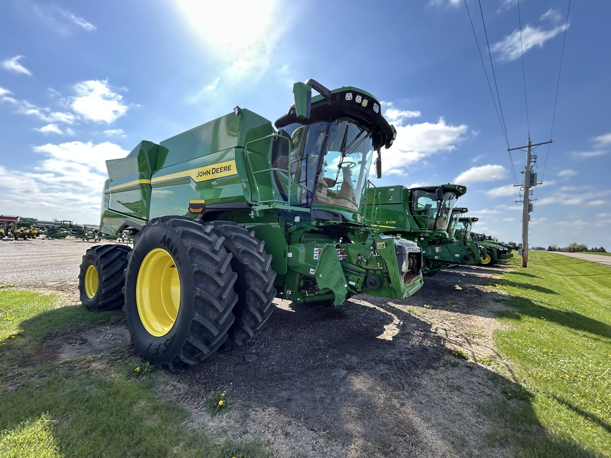 2025 John Deere S7 700 at Heritage Tractor in Galesburg, IL
