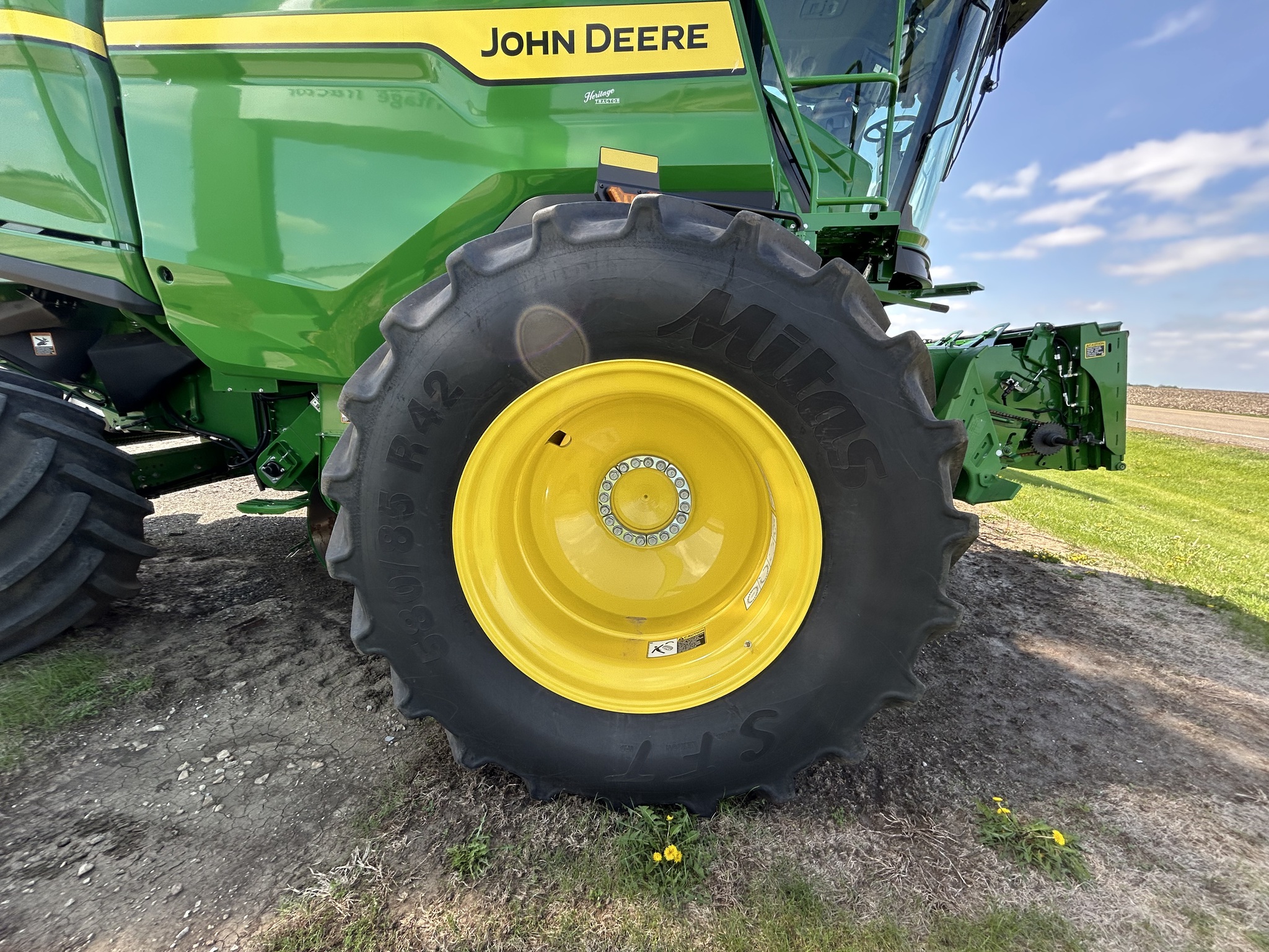  2025 John Deere S7 700 at Heritage Tractor in Galesburg, IL