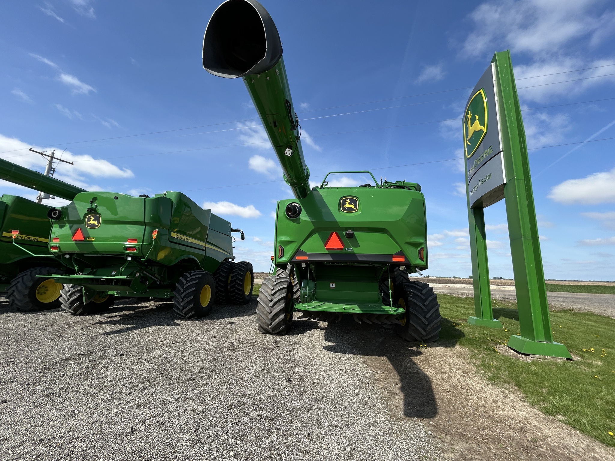  2025 John Deere S7 700 at Heritage Tractor in Galesburg, IL