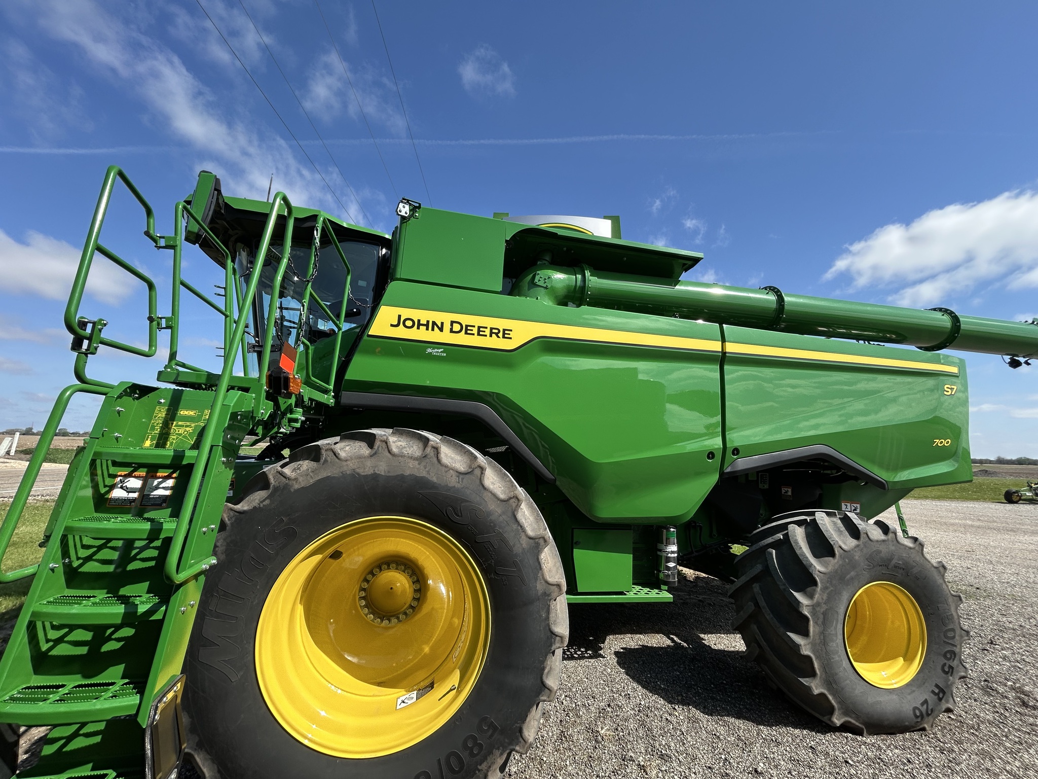  2025 John Deere S7 700 at Heritage Tractor in Galesburg, IL