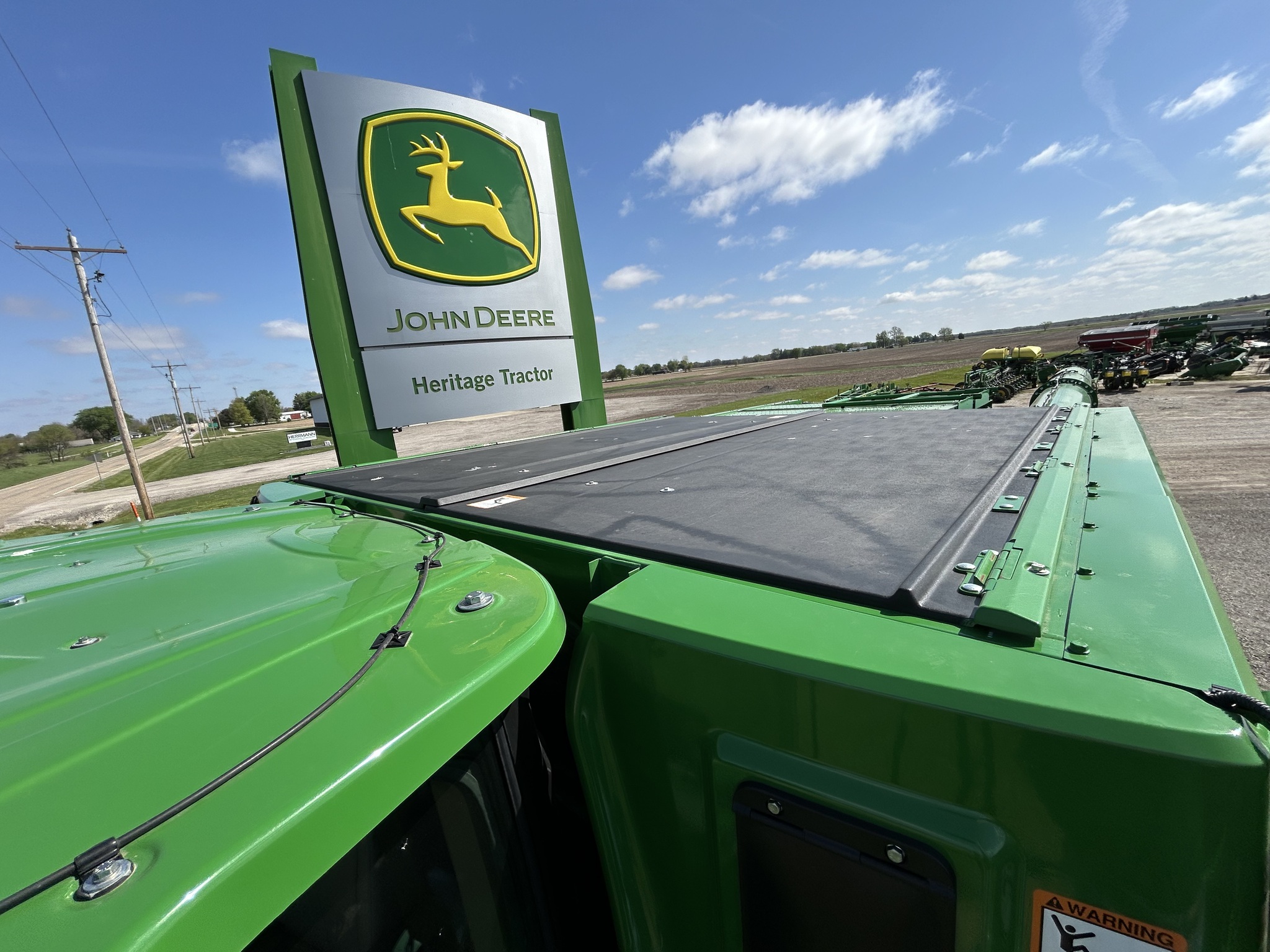  2025 John Deere S7 700 at Heritage Tractor in Galesburg, IL