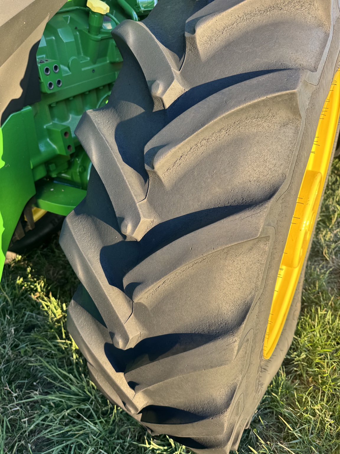 2021 John Deere 8R 280 Image 4