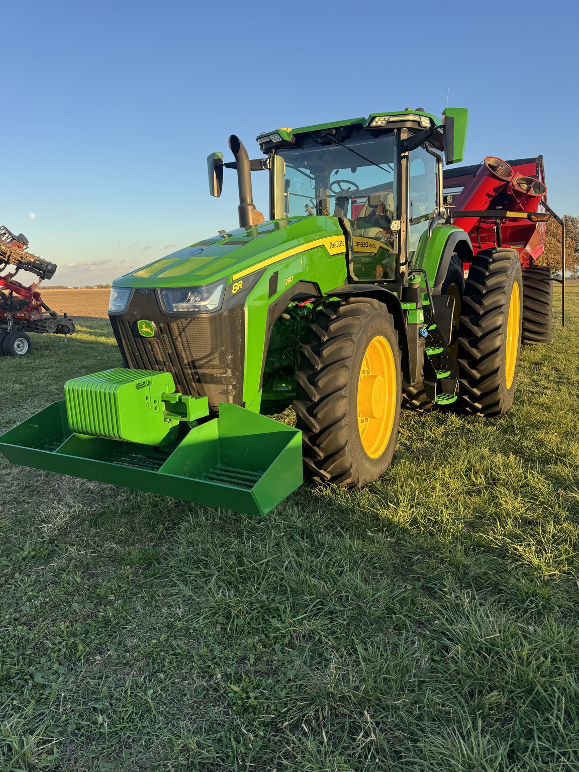 2021 John Deere 8R 280 Image 1