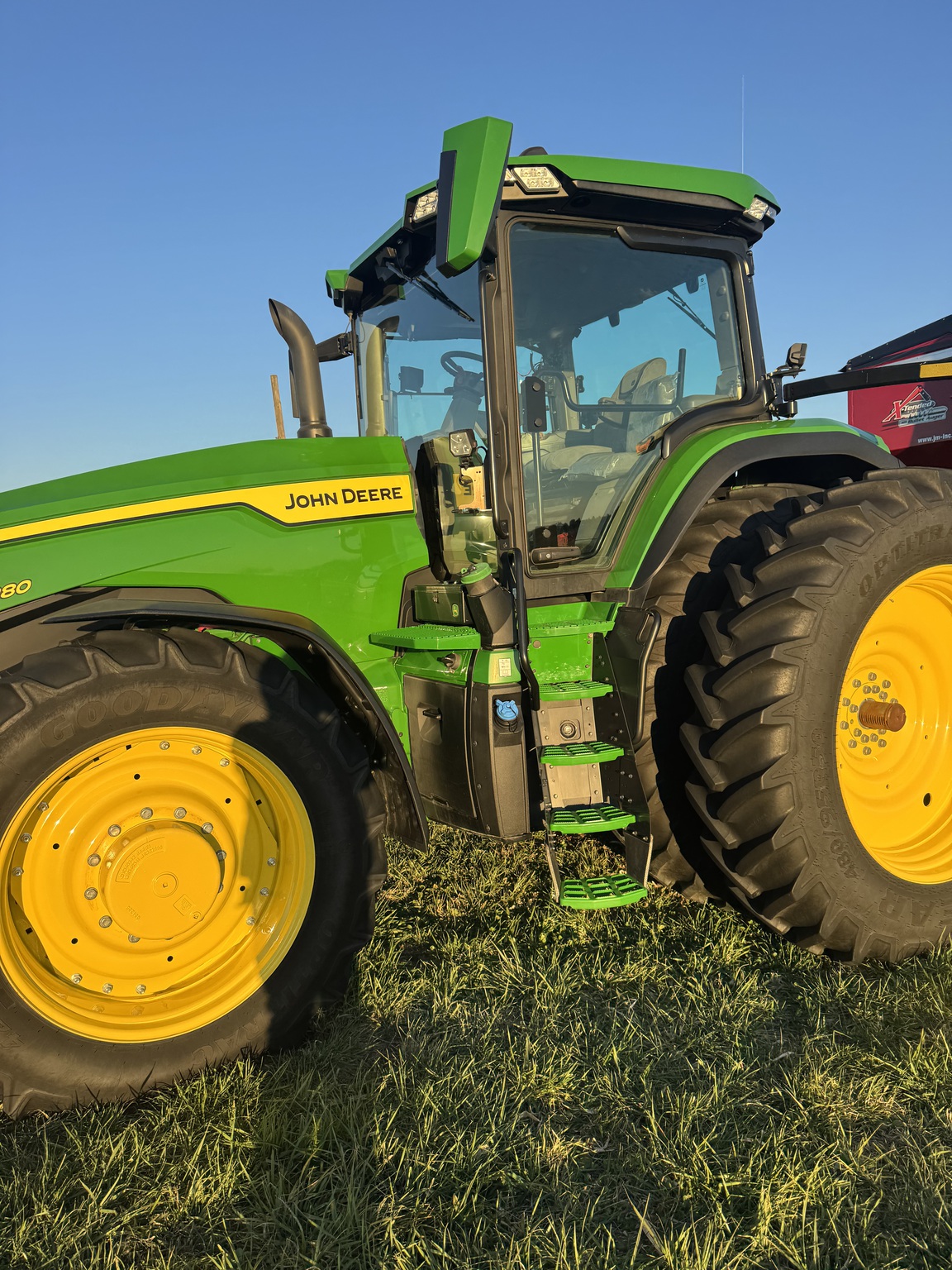 2021 John Deere 8R 280 Image 3