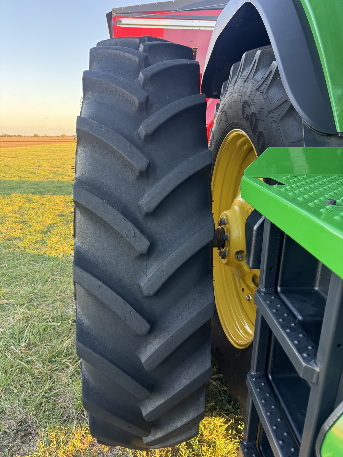 2021 John Deere 8R 280 Image 6