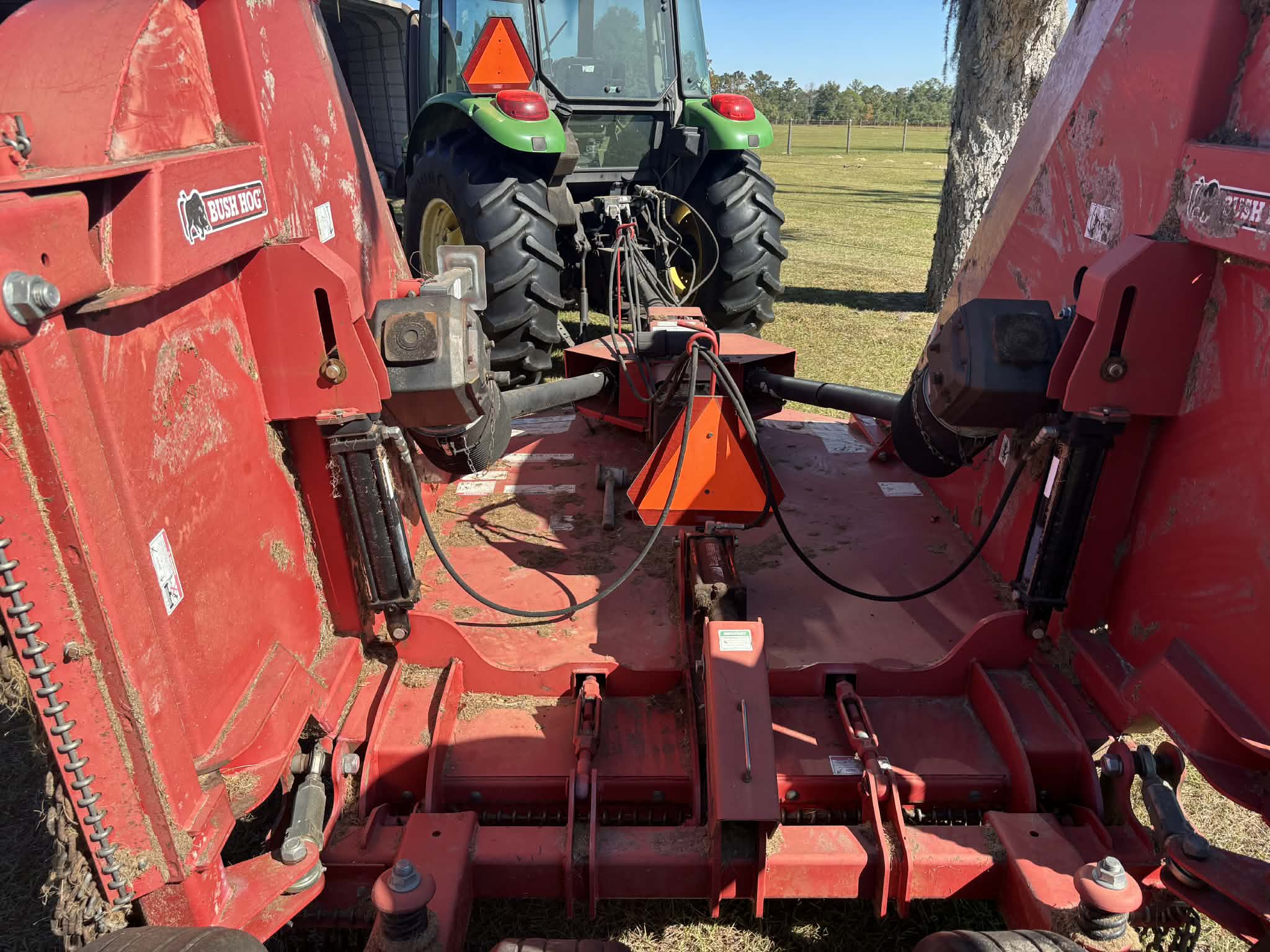 2014 John Deere 2815 Image 2