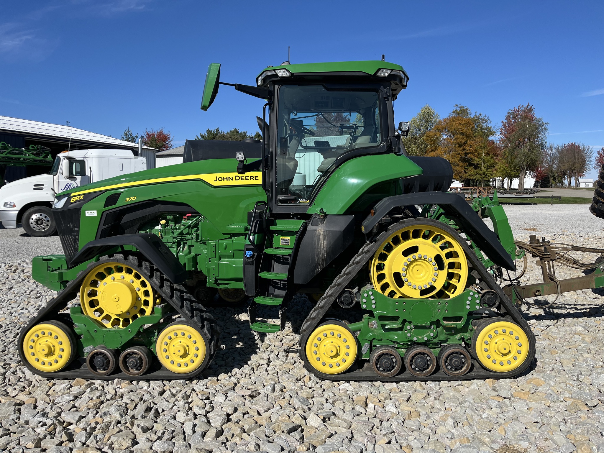Used 2022 John Deere 8RX 370 Track Tractors at Koenig Equipment in Greensburg, IN - PhotoXL0