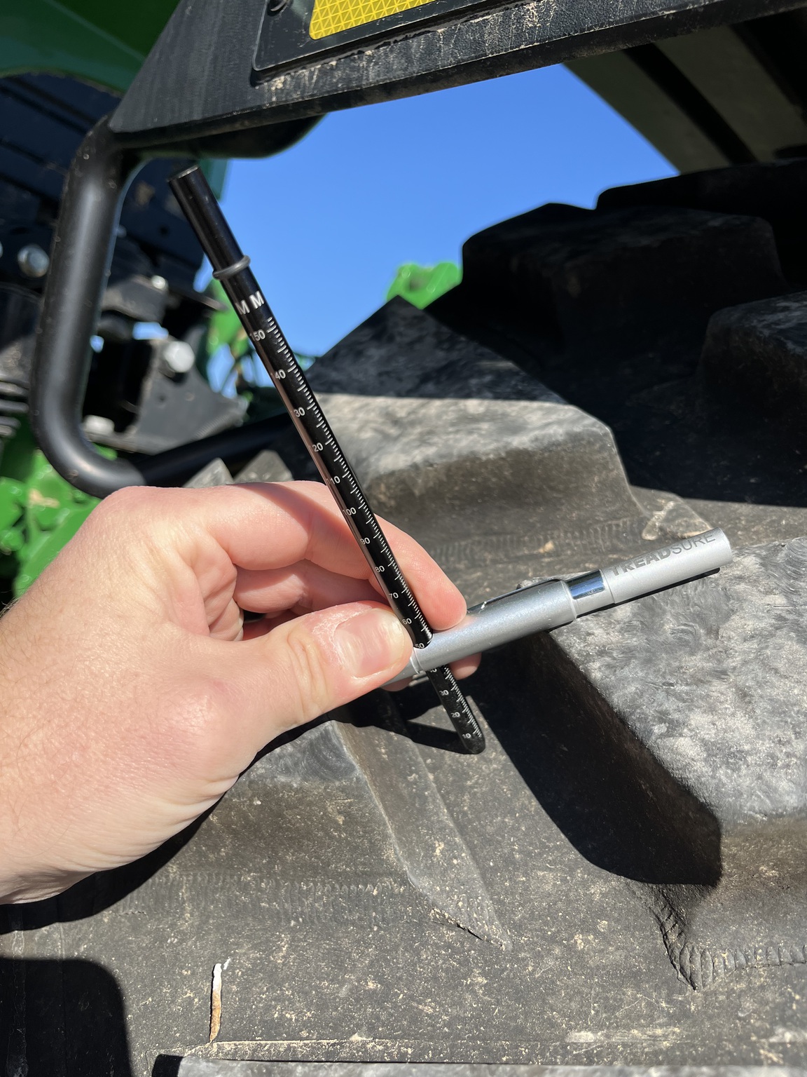 Used 2022 John Deere 8RX 370 Track Tractors at Koenig Equipment in Greensburg, IN - PhotoXL14