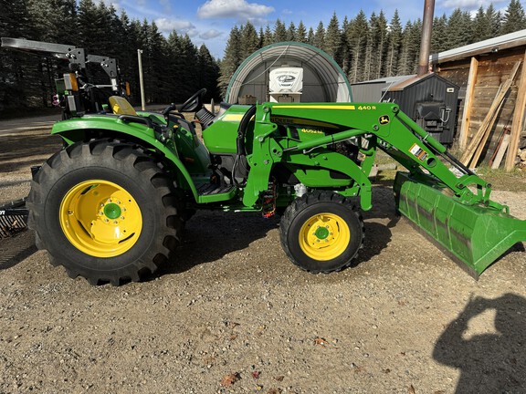 Photo of 2022 John Deere 4052M
