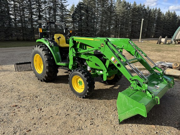 Photo of 2022 John Deere 4052M