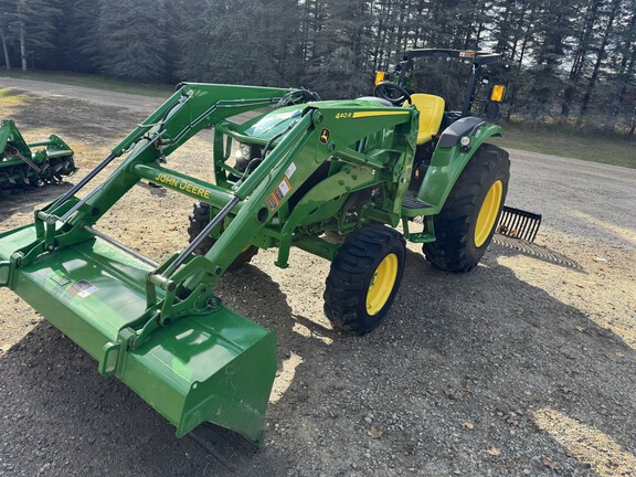 Photo of 2022 John Deere 4052M