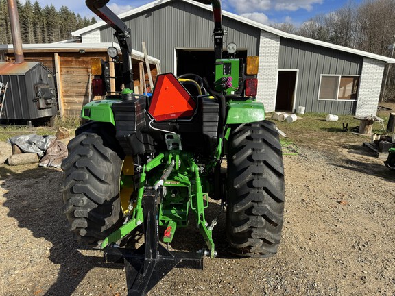 Photo of 2022 John Deere 4052M