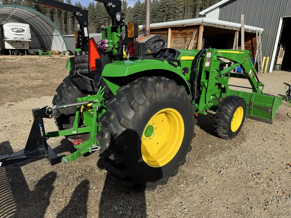 Photo of 2022 John Deere 4052M
