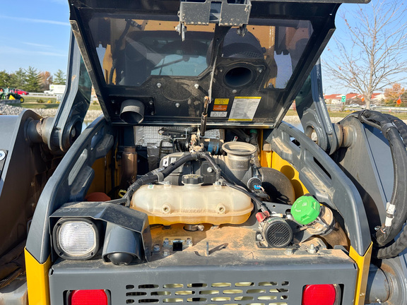 2024 John-Deere 325G