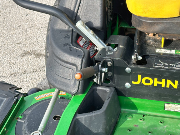 2022 John-Deere Z930M