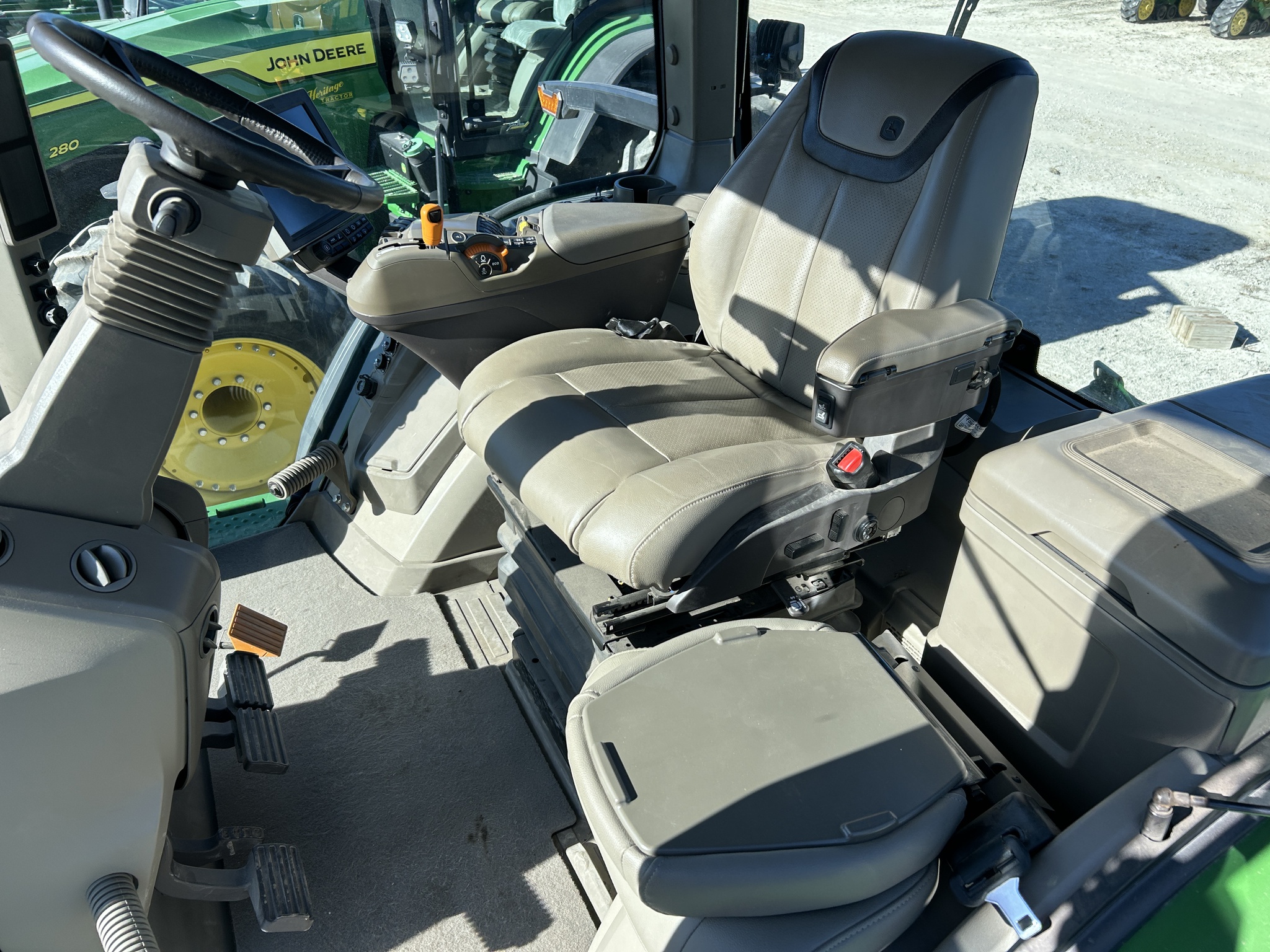  2023 John Deere 8R 410 at Heritage Tractor in Adrian, MO