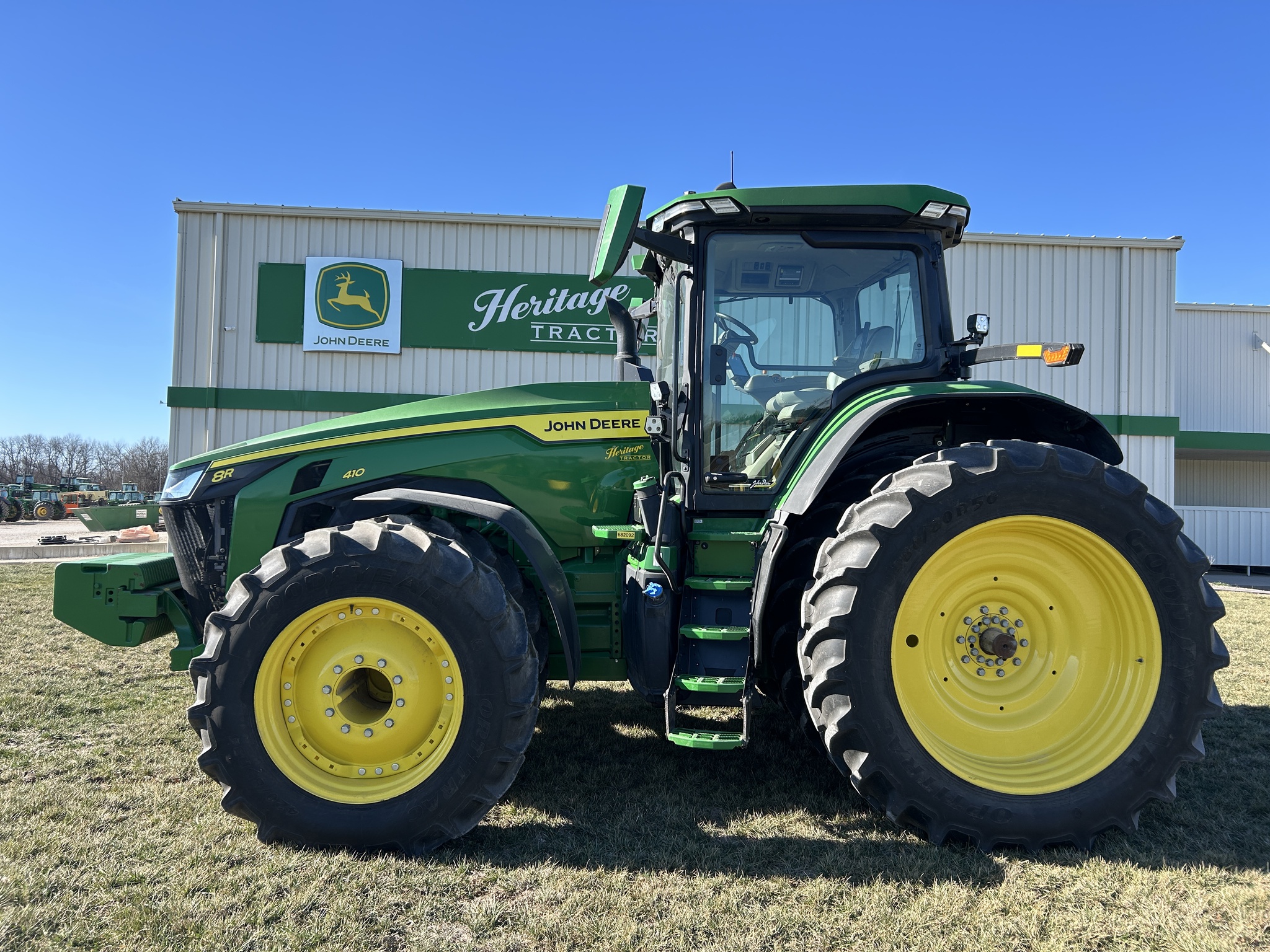 2023 John Deere 8R 410 at Heritage Tractor in Adrian, MO