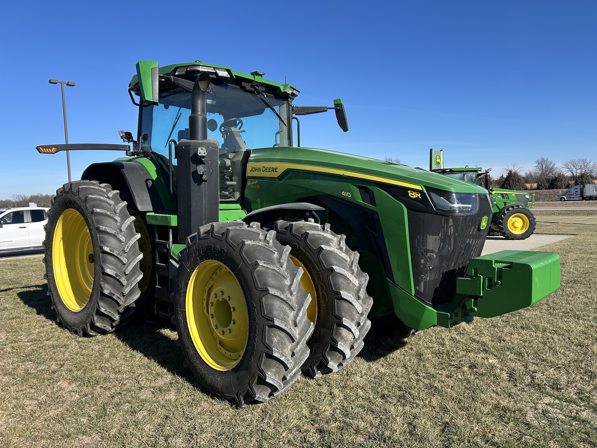  2023 John Deere 8R 410 at Heritage Tractor in Adrian, MO
