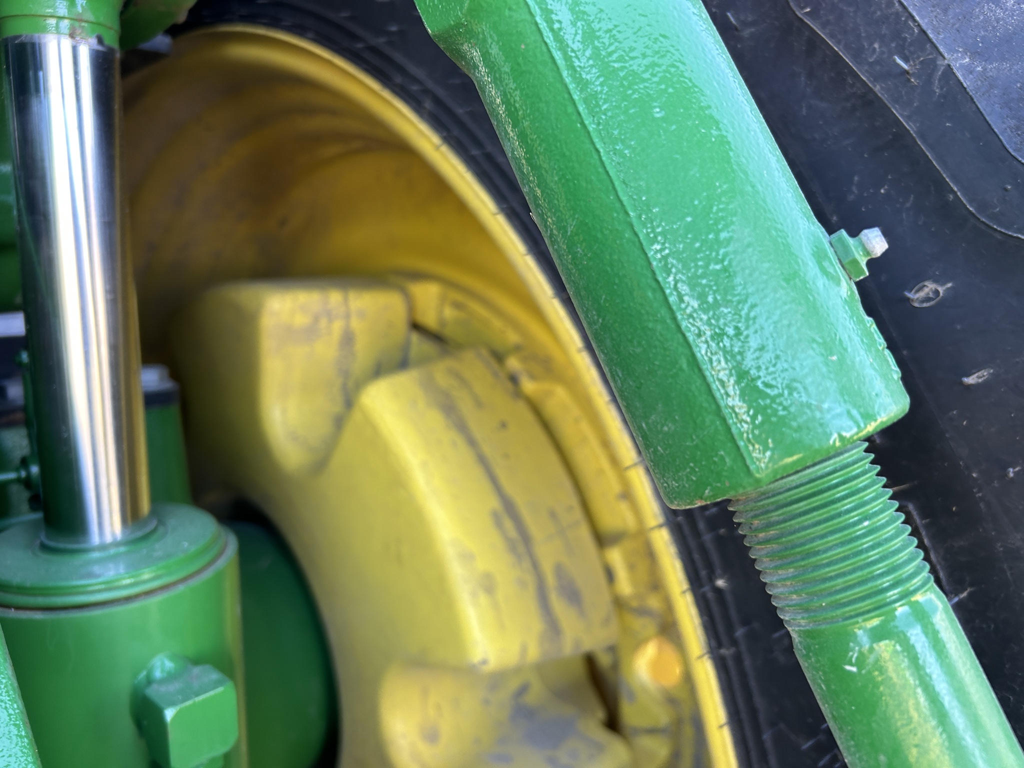  2023 John Deere 8R 410 at Heritage Tractor in Adrian, MO