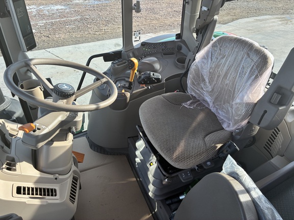 2025 John Deere 6155M (12th thumbnail)