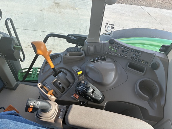 2025 John Deere 6155M (11th thumbnail)