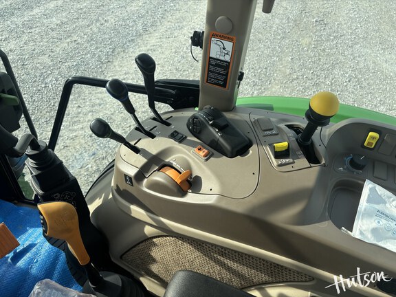 Photo of 2024 John Deere 5130M